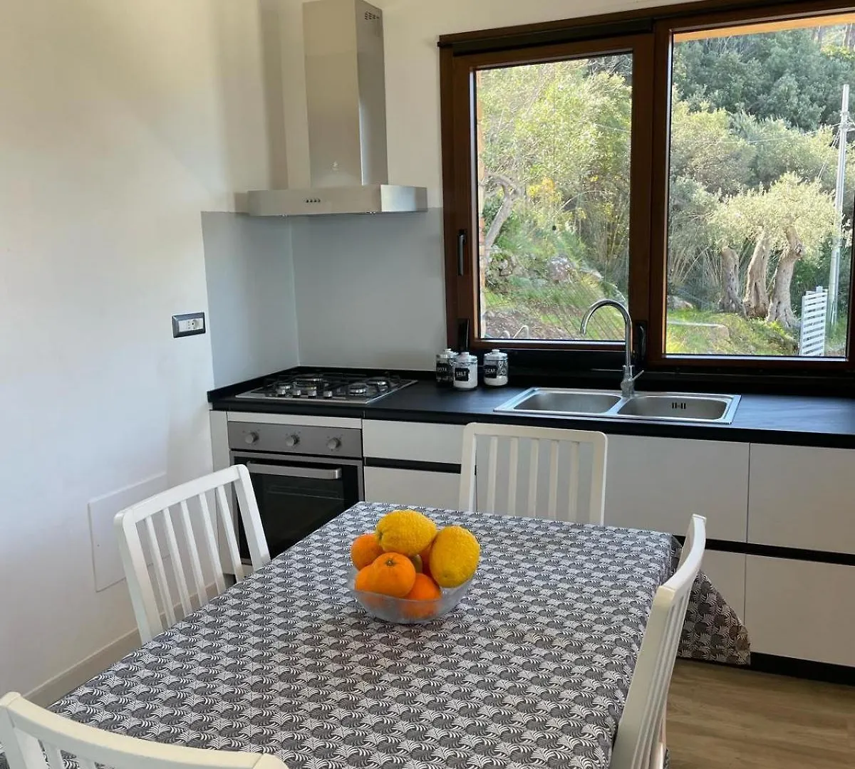 Casa Calypso Apartment Sant'Ambrogio  Italy